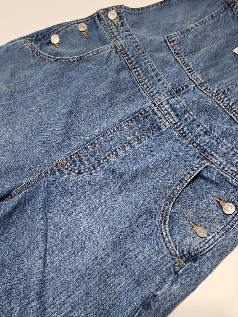 Levi's Denim Short Bib Overalls - Blue Women Jeans Overalls Size L - Picture 6 of 15